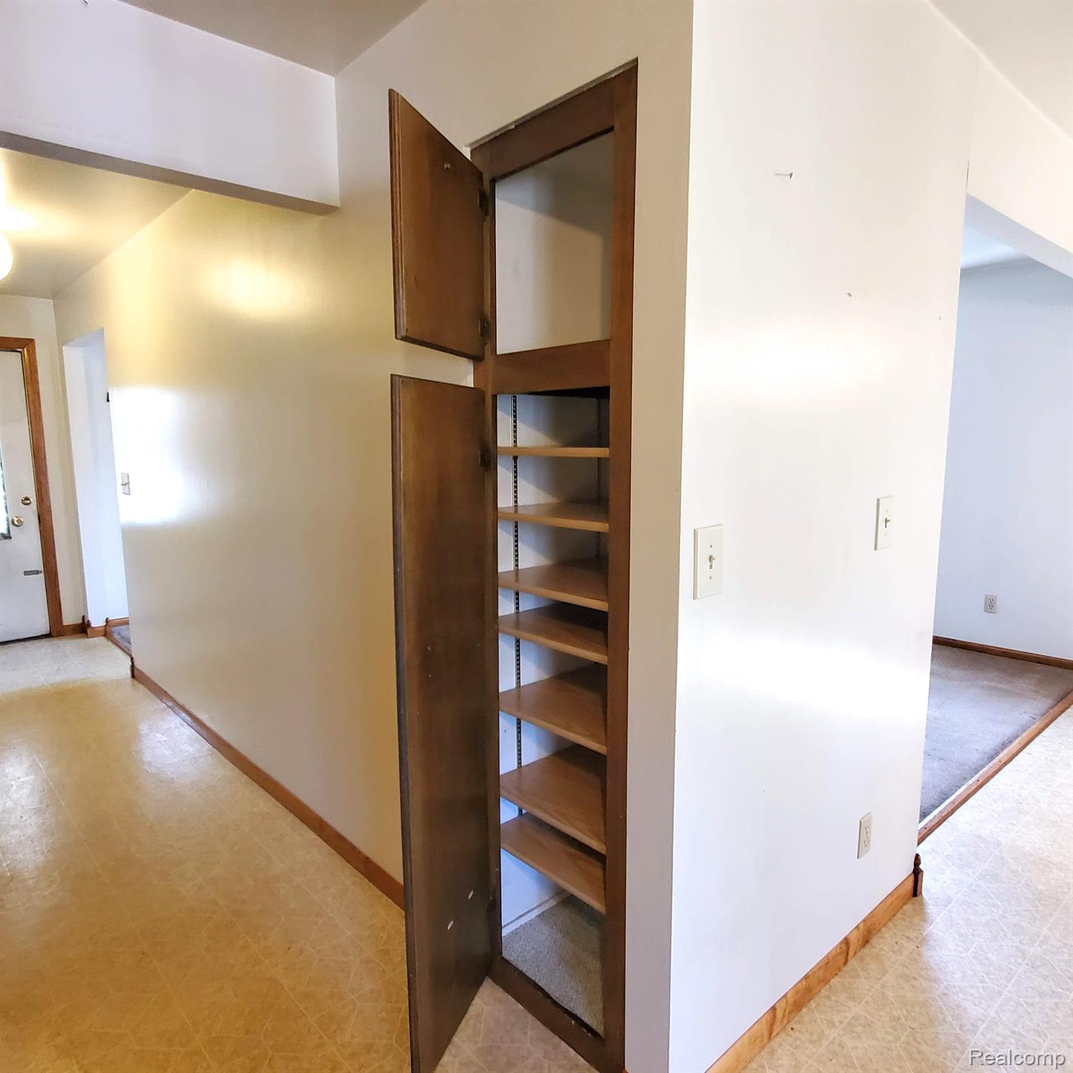 4052 South Towerline Road Bridgeport, MI 48722 - Photo 9 of 27 Gallery Image 9