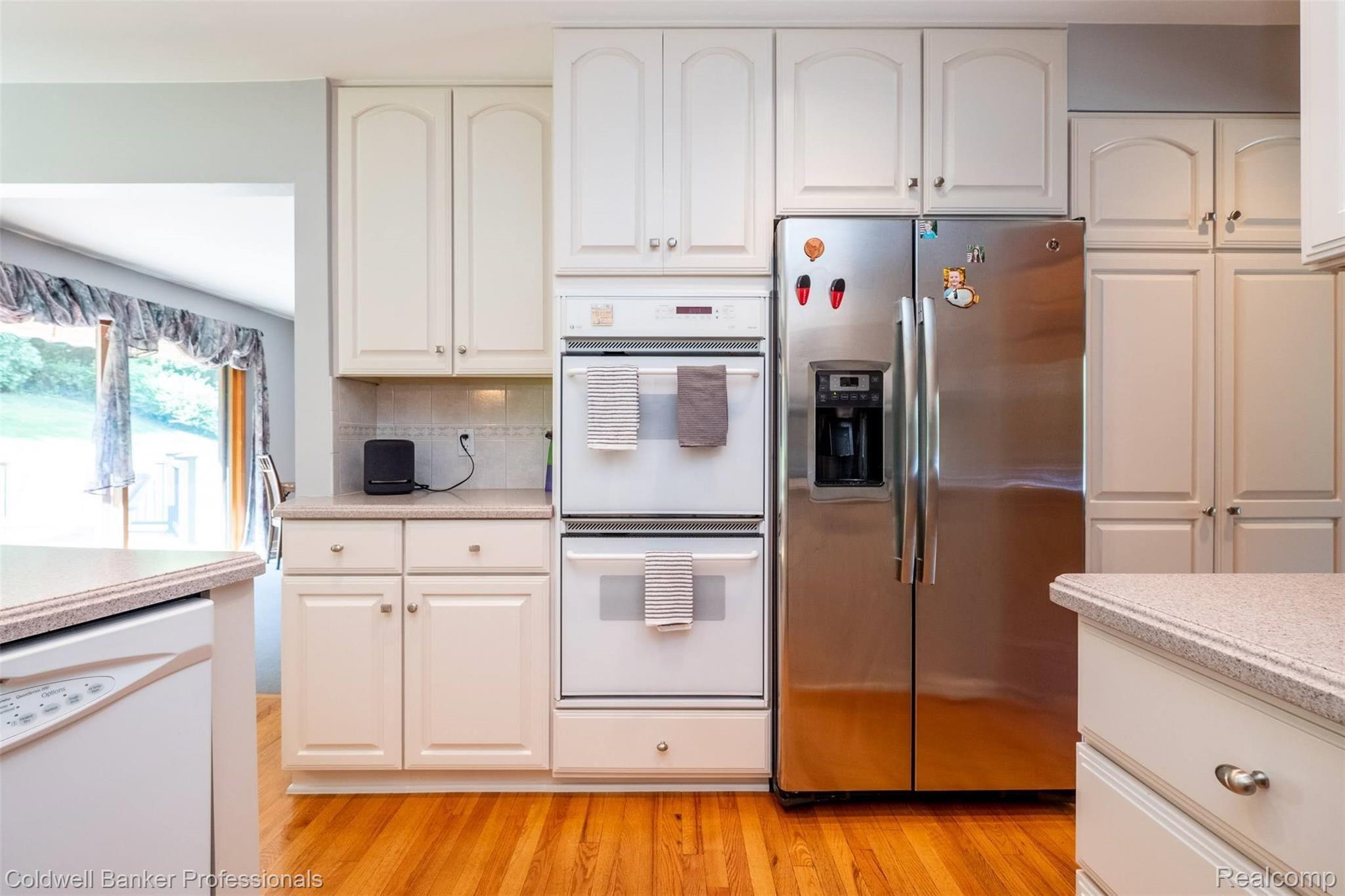33669 York Ridge Street Farmington, MI 48331 - Photo 13 of 46 .
