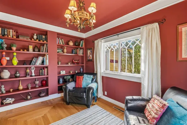 a en suite bathroom with a sink and a mirror