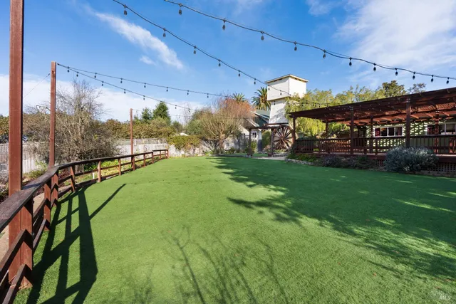 $2,400,000 | 5186-5220 Hwy 116 Highway South, Sebastopol, CA 95472