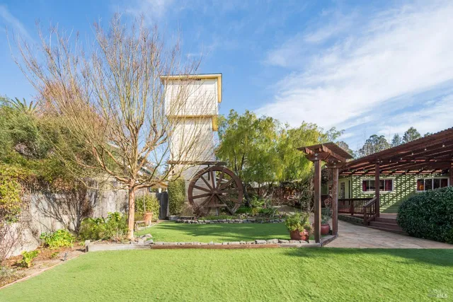 $2,400,000 | 5186-5220 Hwy 116 Highway South, Sebastopol, CA 95472