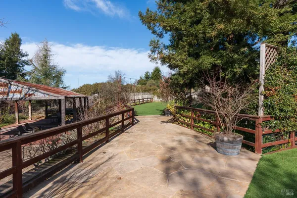 $1,999,999 | 5186-5220 Hwy 116 Highway South, Sebastopol, CA 95472