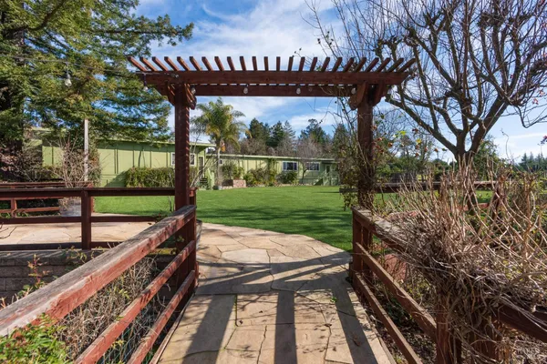 $1,999,999 | 5186-5220 Hwy 116 Highway South, Sebastopol, CA 95472