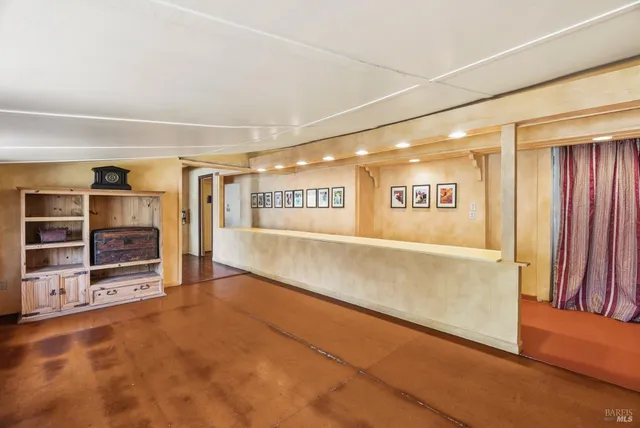 $2,400,000 | 5186-5220 Hwy 116 Highway South, Sebastopol, CA 95472