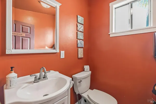 $1,999,999 | 5186-5220 Hwy 116 Highway South, Sebastopol, CA 95472