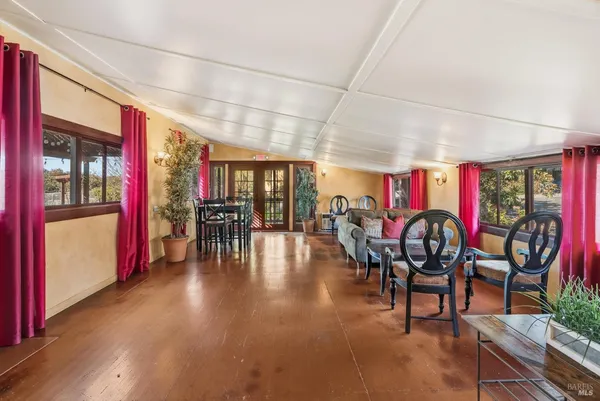 $1,999,999 | 5186-5220 Hwy 116 Highway South, Sebastopol, CA 95472