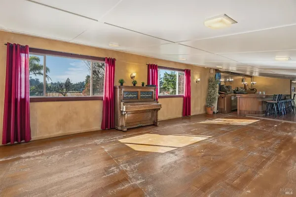 $1,999,999 | 5186-5220 Hwy 116 Highway South, Sebastopol, CA 95472