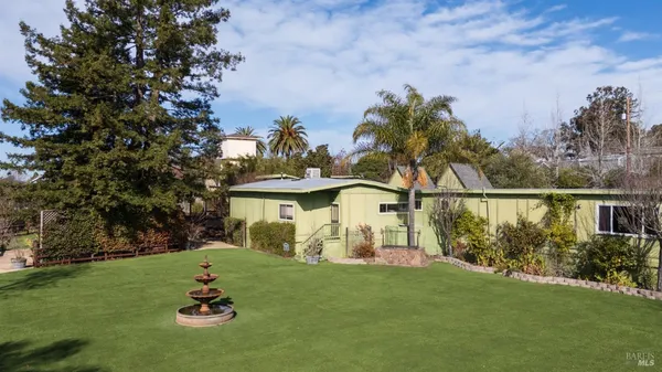 $1,999,999 | 5186-5220 Hwy 116 Highway South, Sebastopol, CA 95472