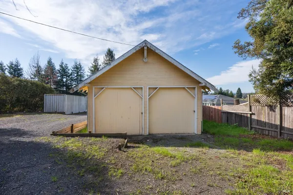 $1,999,999 | 5186-5220 Hwy 116 Highway South, Sebastopol, CA 95472