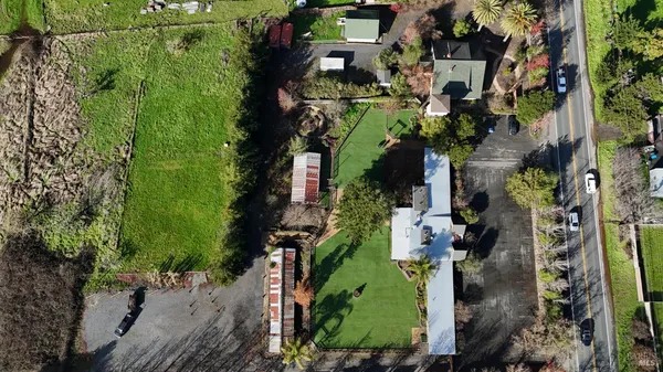 $1,999,999 | 5186-5220 Hwy 116 Highway South, Sebastopol, CA 95472