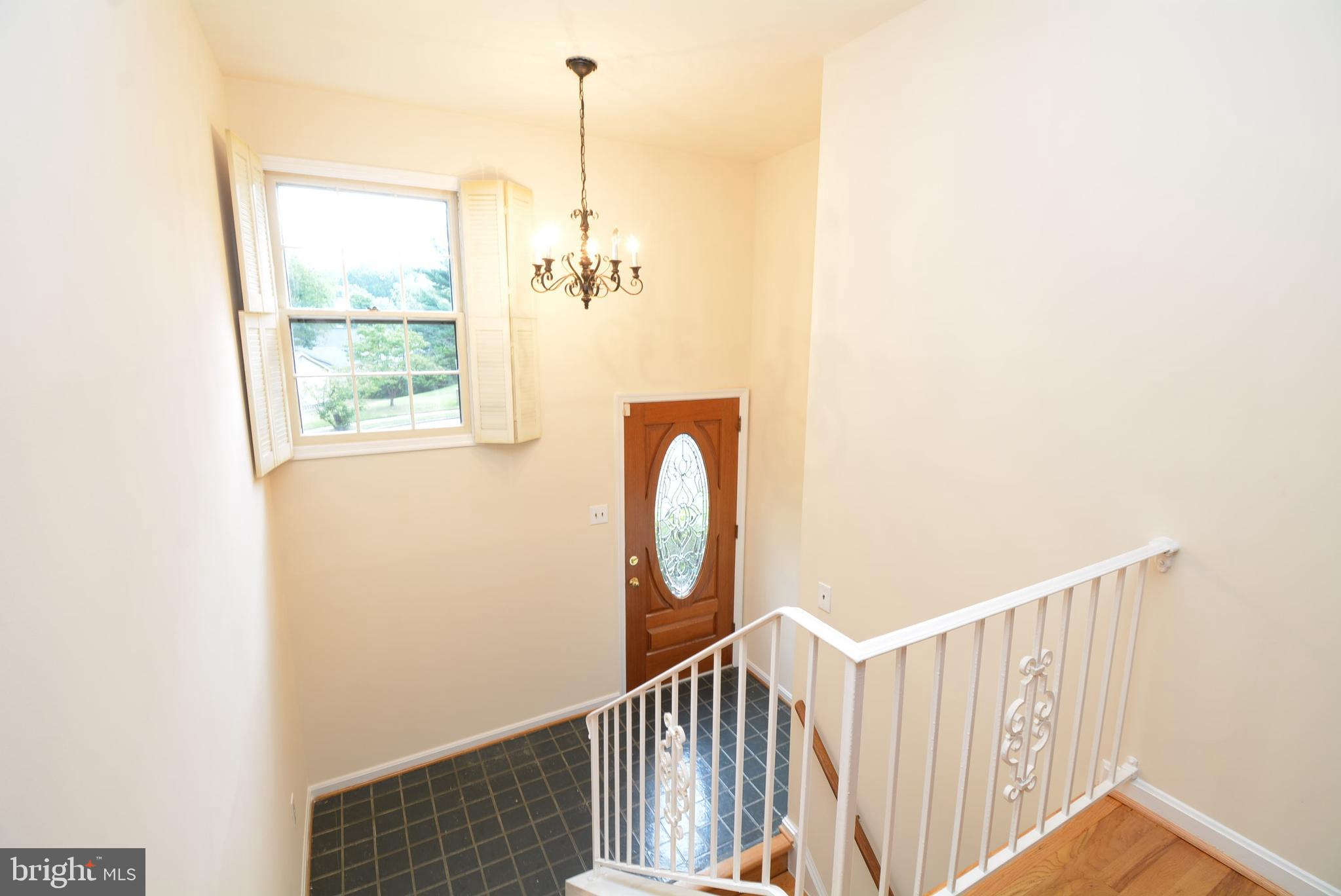 7002 Springfield Village Court Springfield, VA 22152 - Photo 4 of 45 Foyer