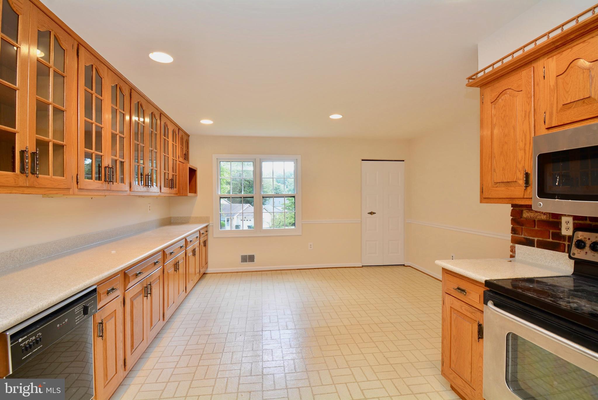 7002 Springfield Village Court Springfield, VA 22152 - Photo 5 of 45 Kitchen