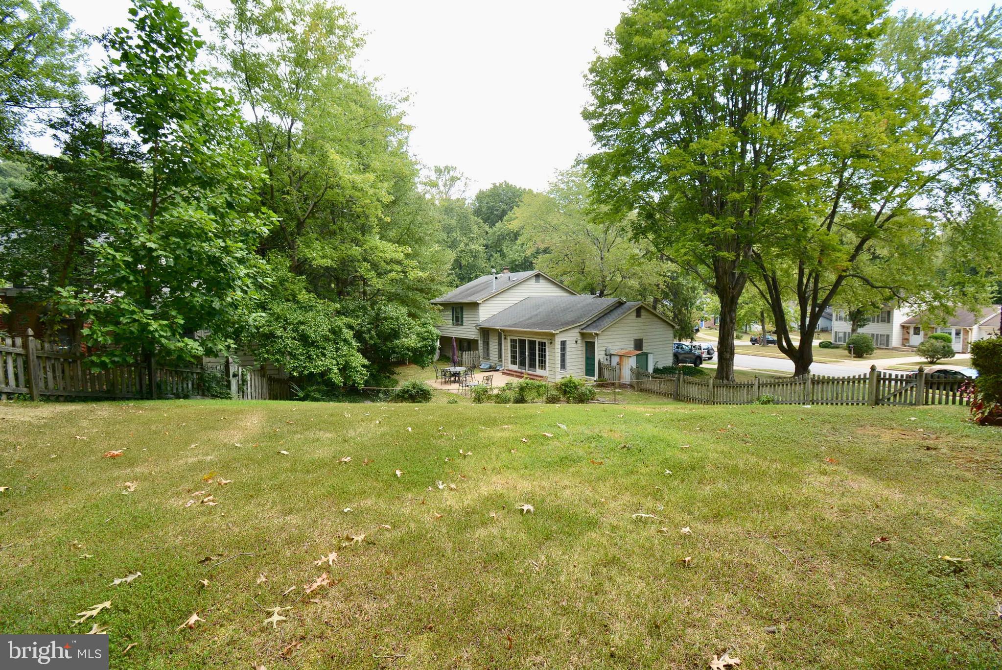 7002 Springfield Village Court Springfield, VA 22152 - Photo 44 of 45 Back yard