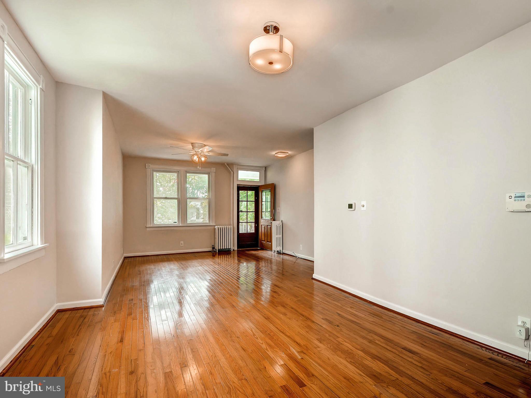 4540 Keswick Road Baltimore, MD 21210 - Photo 8 of 29 Living Room