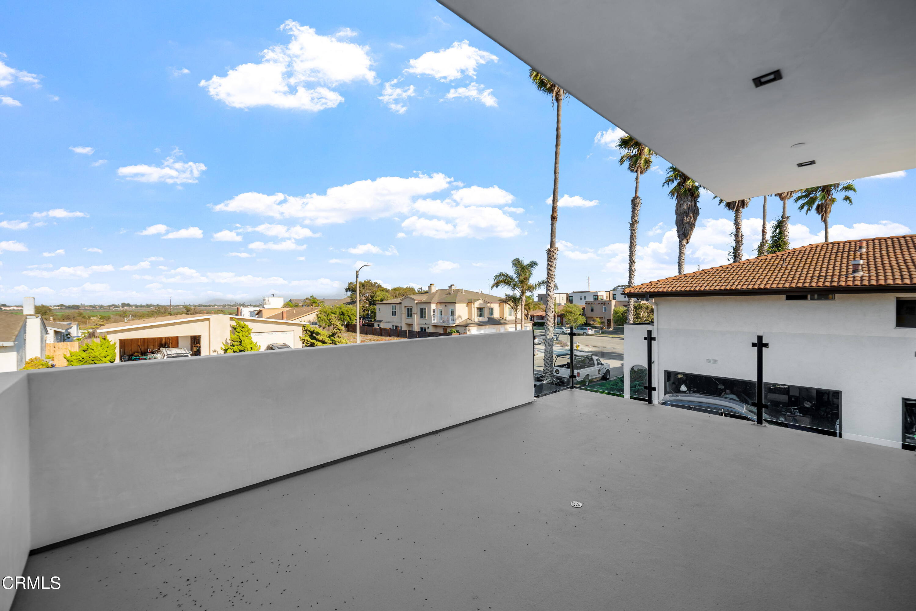1005 Catamaran Street Oxnard, CA 93035 - Photo 26 of 35 a living room with furniture