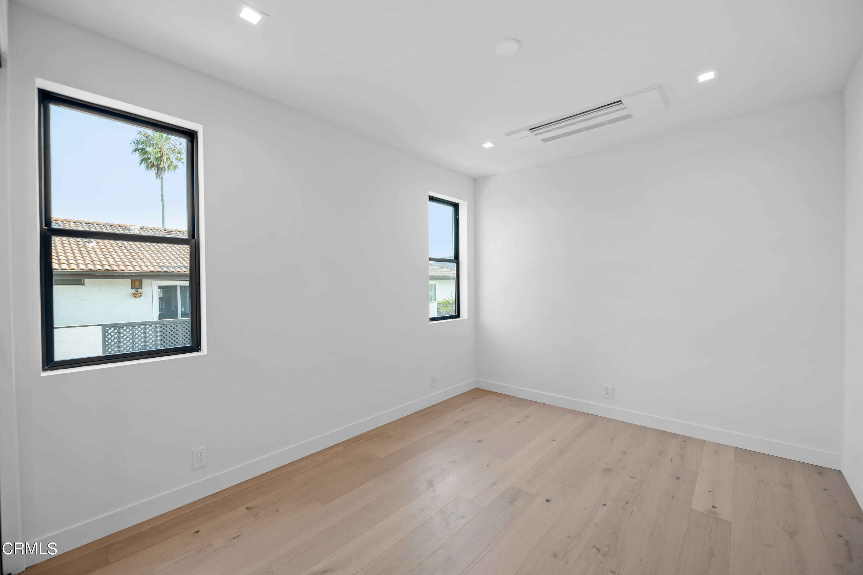 1005 Catamaran Street Oxnard, CA 93035 - Photo 28 of 35 an empty room with a window