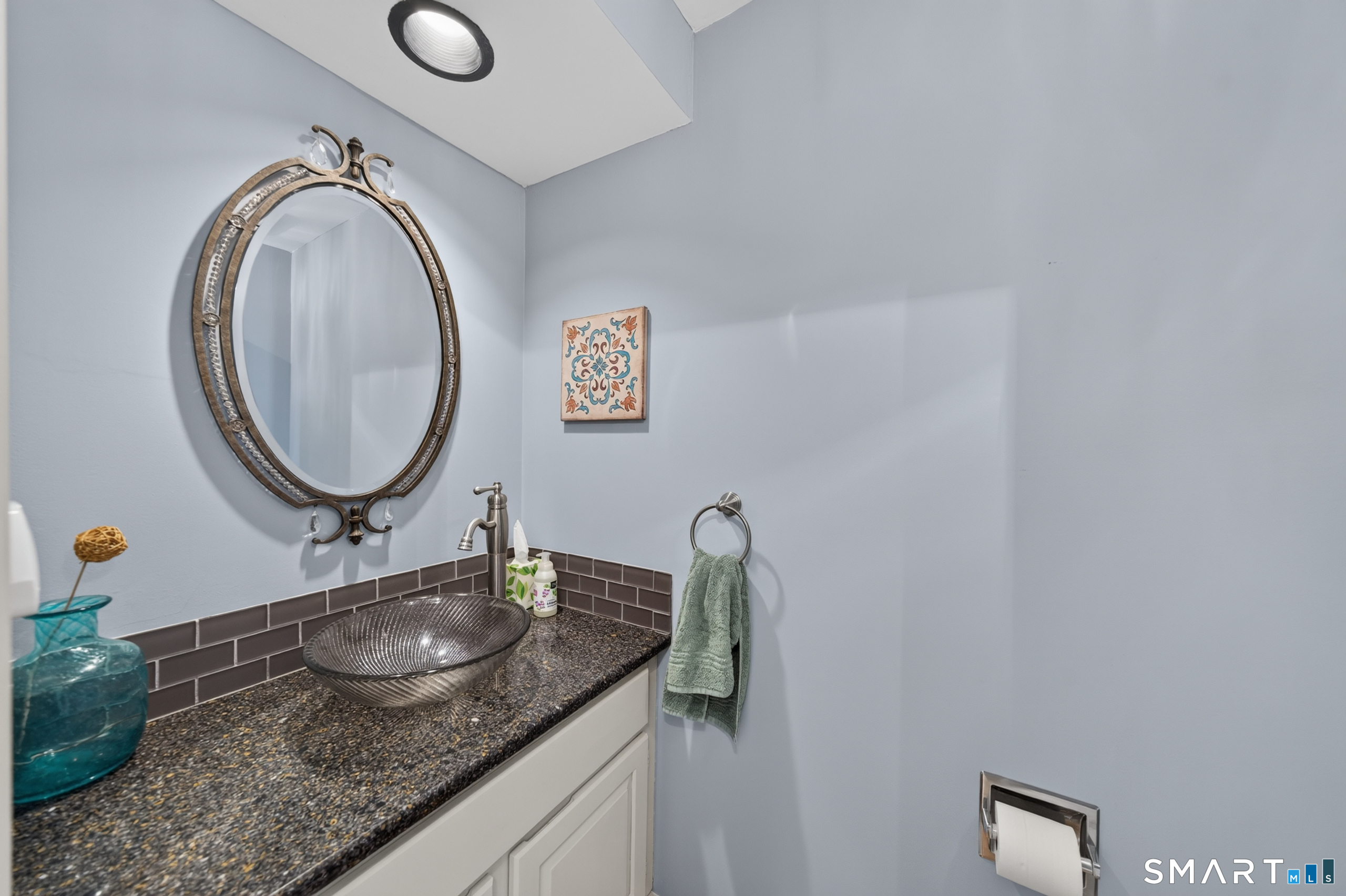835 Long Hill Road Middletown, CT 06457 - Photo 5 of 38