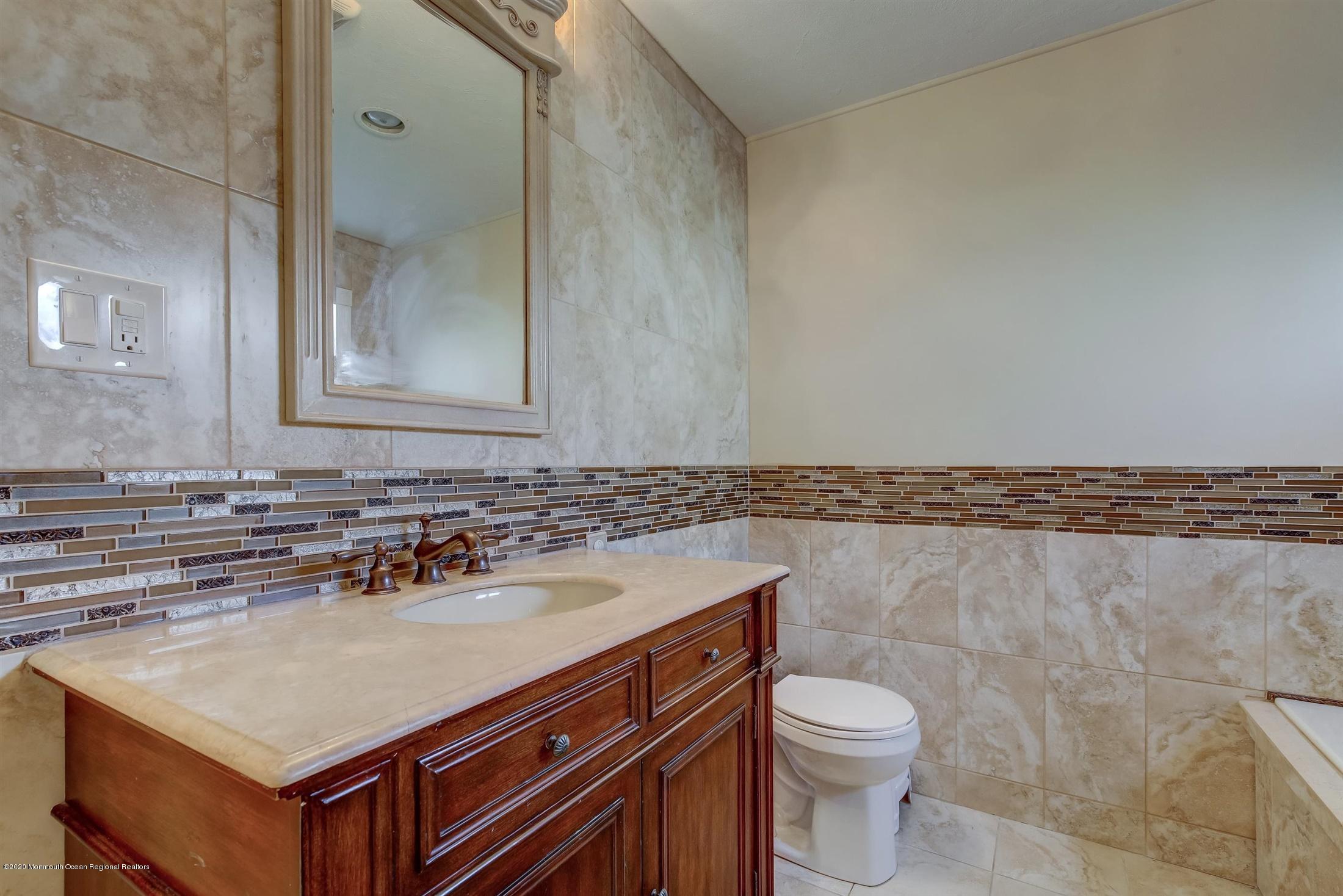 6 Farm Tree Road Manalapan, NJ 07726 - Photo 24 of 28 25-Bathroom
