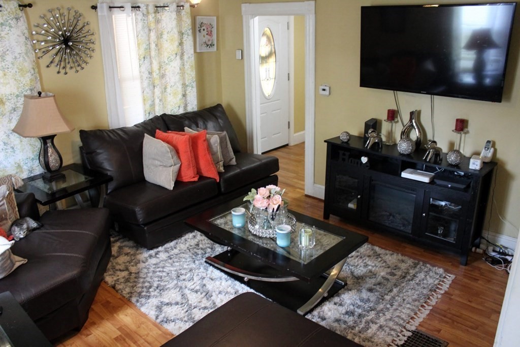 21 Ashley Street Springfield, MA 01105 - Photo 8 of 19 Gallery Image 8