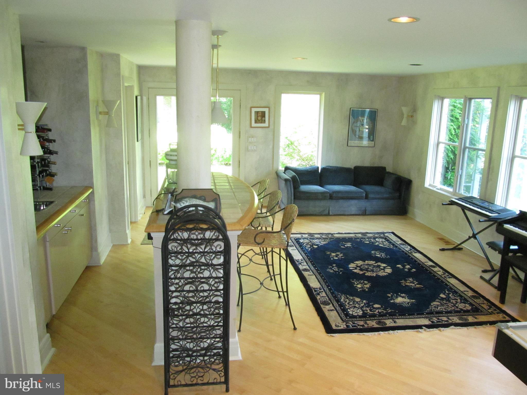 1917 Hidden Point Road Annapolis, MD 21409 - Photo 24 of 30 Sunroom with bar