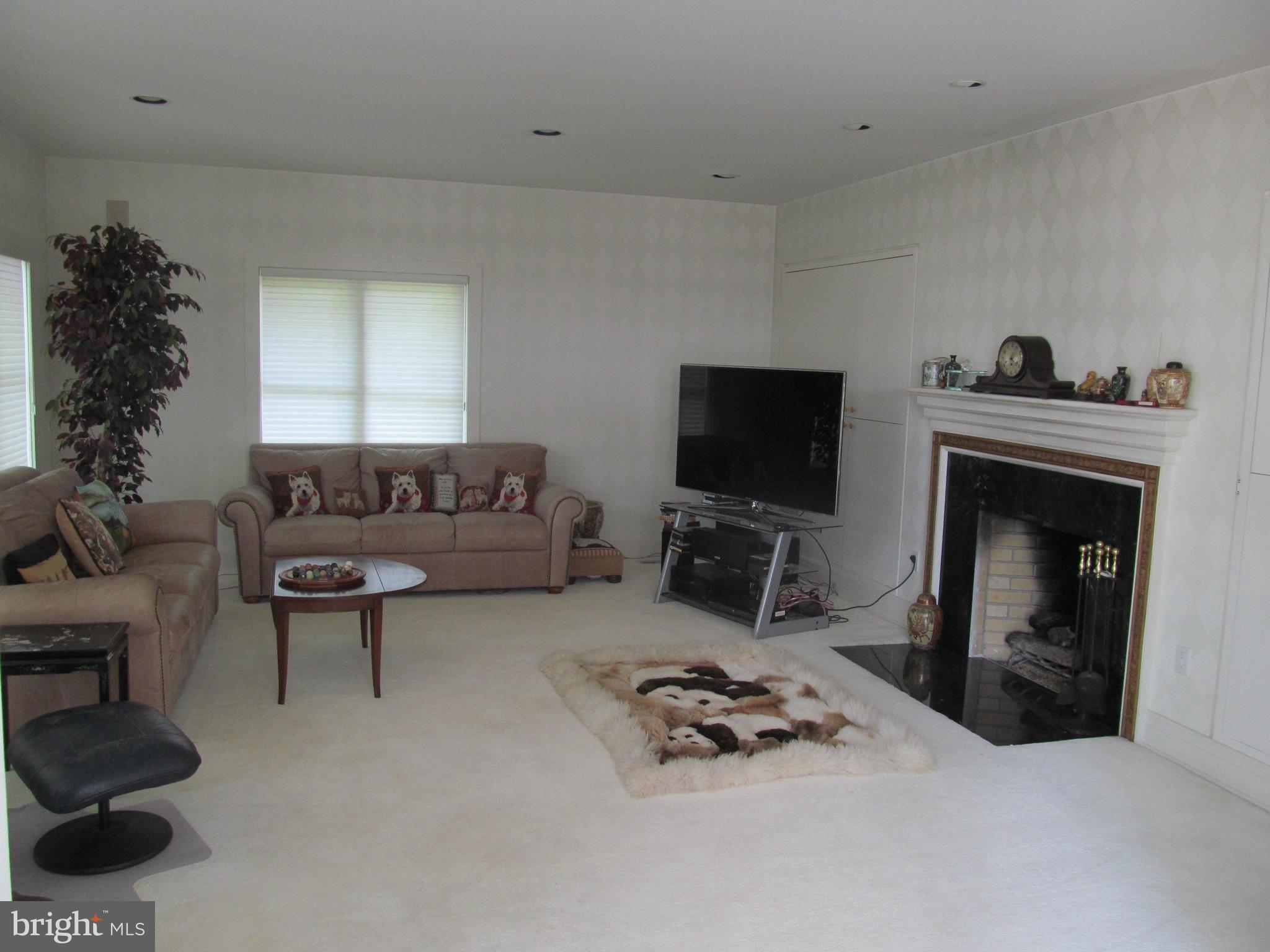 1917 Hidden Point Road Annapolis, MD 21409 - Photo 26 of 30 Family Room