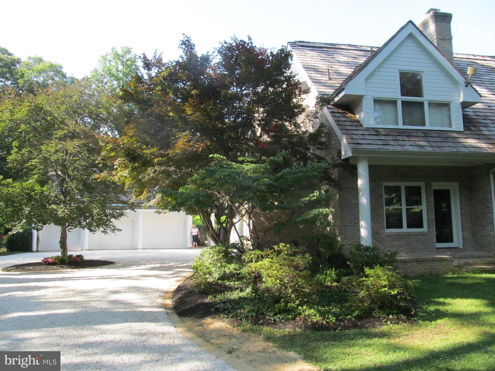1917 Hidden Point Road Annapolis, MD 21409 - Photo 10 of 30 Circular driveway