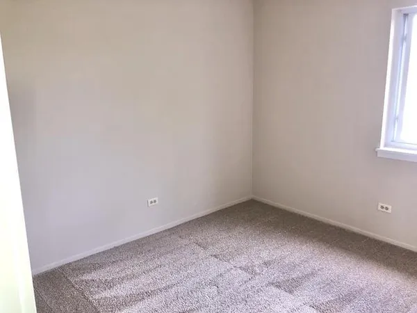 $2,000 | 905 Casey Court, Unit 6, Schaumburg, IL 60173