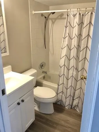 $2,000 | 905 Casey Court, Unit 6, Schaumburg, IL 60173