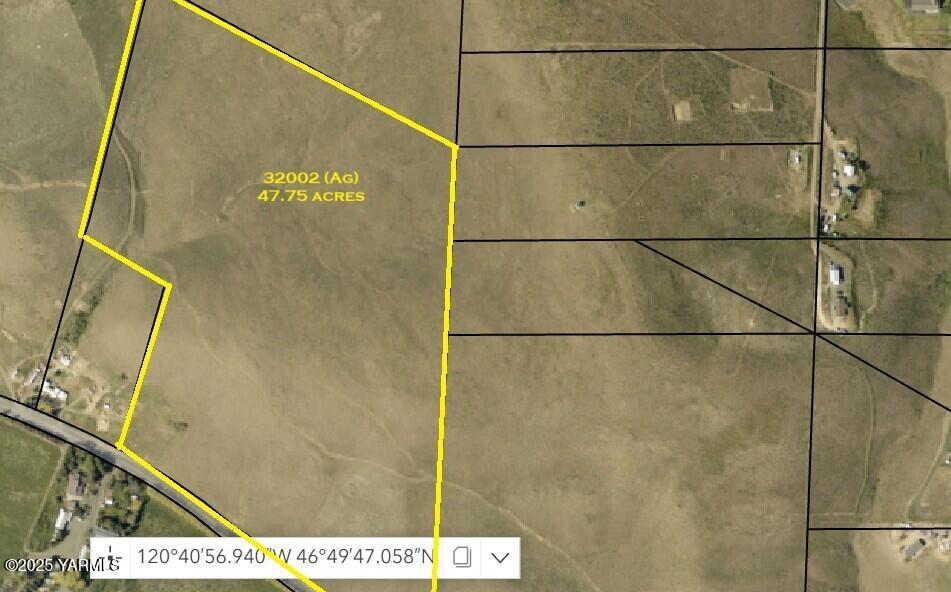 Nka Nka Elk Ridge Lane Selah, WA 98942 - Photo 3 of 7 a view of a bathroom