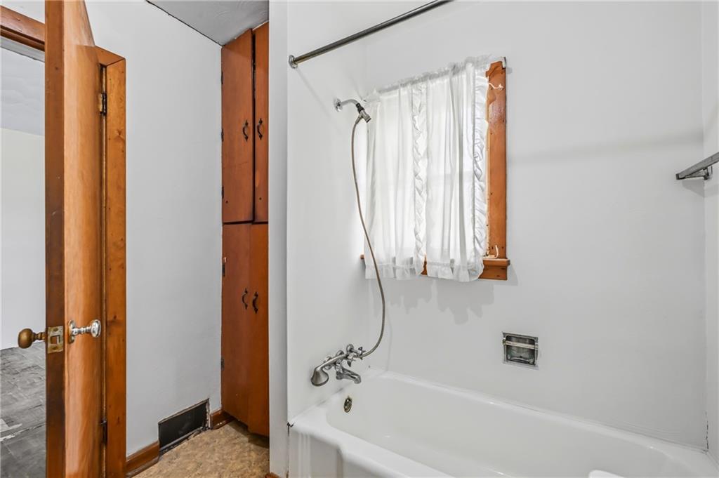 2196 Shadow Drive Sharpsville, PA 16150 - Photo 8 of 24