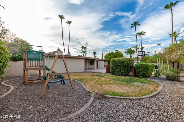 $3,900 | 10627 North 44th Court, Phoenix, AZ 85028