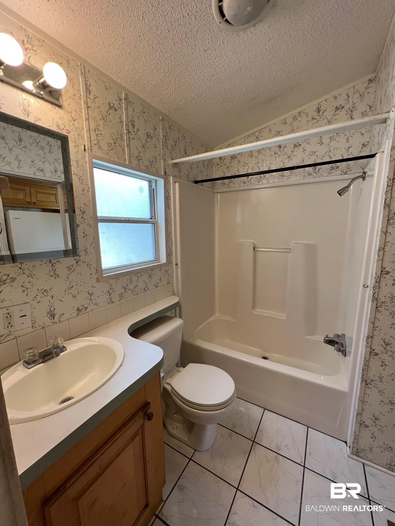 255 Defuniak Circle Lillian, AL 36549 - Photo 9 of 29 Gallery Image 9