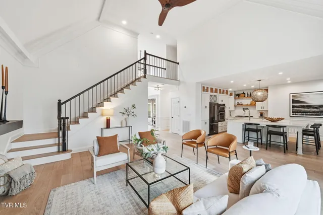 $945,000 | 112 Black Thorn Drive, Jonesborough, TN 37659