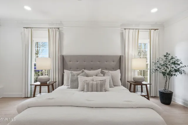 $945,000 | 112 Black Thorn Drive, Jonesborough, TN 37659