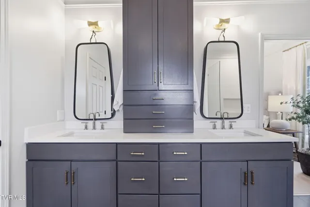 $945,000 | 112 Black Thorn Drive, Jonesborough, TN 37659