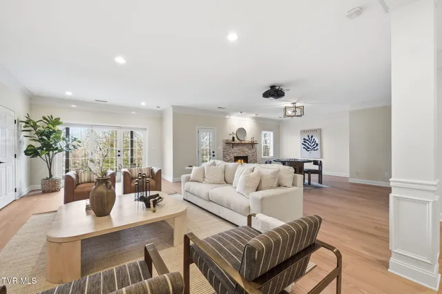 $945,000 | 112 Black Thorn Drive, Jonesborough, TN 37659