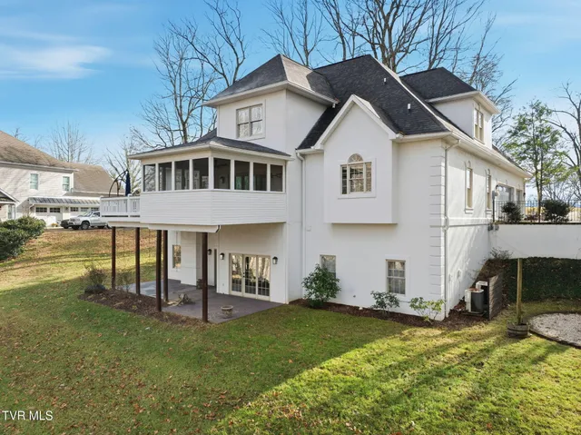 $945,000 | 112 Black Thorn Drive, Jonesborough, TN 37659