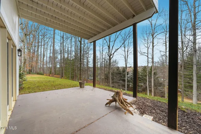 $945,000 | 112 Black Thorn Drive, Jonesborough, TN 37659