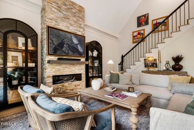 $945,000 | 112 Black Thorn Drive, Jonesborough, TN 37659