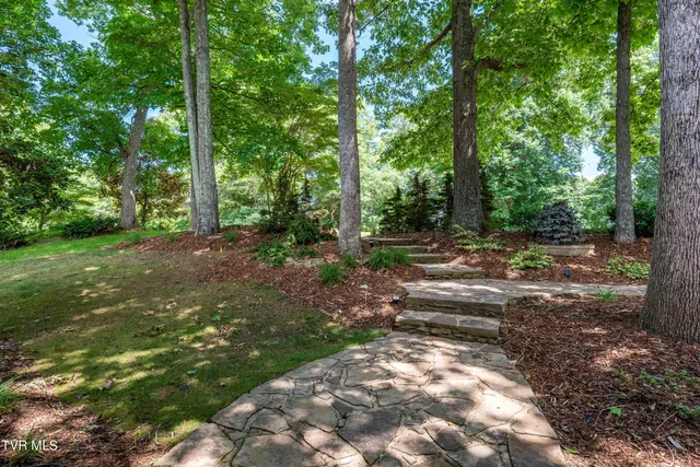 $945,000 | 112 Black Thorn Drive, Jonesborough, TN 37659