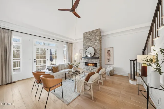 $945,000 | 112 Black Thorn Drive, Jonesborough, TN 37659