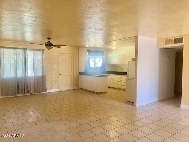 4902 West Osborn Road Phoenix, AZ 85031 - Photo 3 of 18 IMG_7263