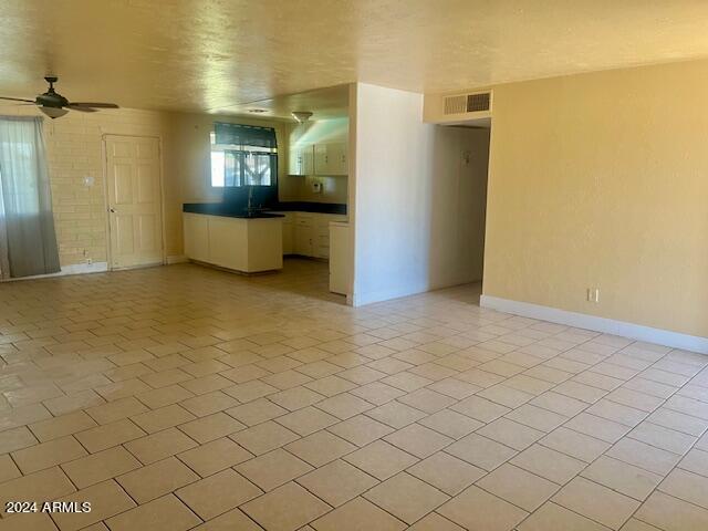 4902 West Osborn Road Phoenix, AZ 85031 - Photo 6 of 18 IMG_7294