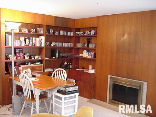 225 Woodlawn Road Quincy, IL 62301 - Photo 3 of 6 Gallery Image 3