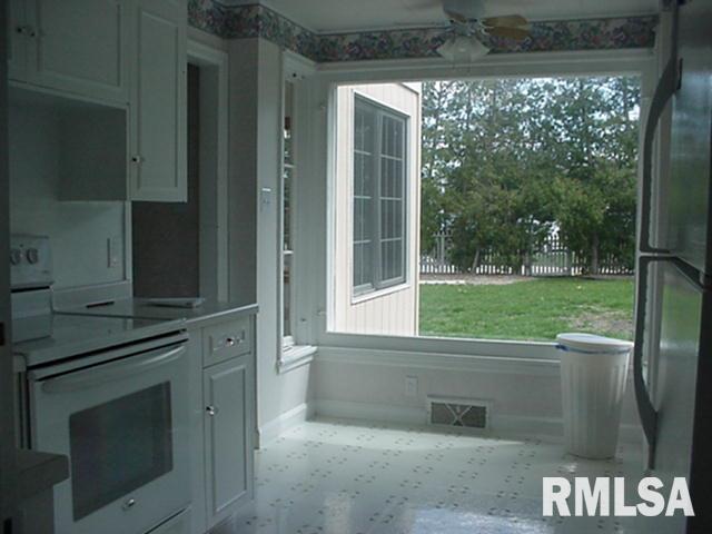 225 Woodlawn Road Quincy, IL 62301 - Photo 6 of 6 Gallery Image 6