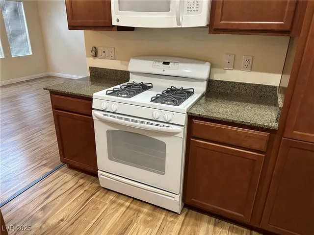$1,550 | 6434 Burns Allen Avenue, Unit 101, Las Vegas, NV 89122
