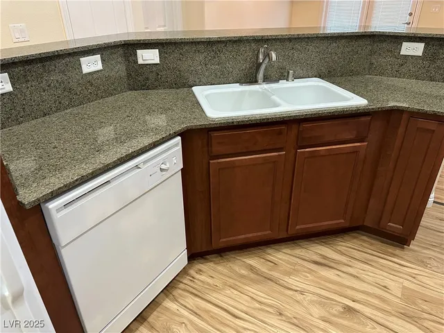 $1,550 | 6434 Burns Allen Avenue, Unit 101, Las Vegas, NV 89122