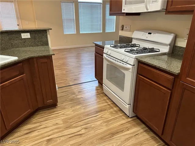 $1,550 | 6434 Burns Allen Avenue, Unit 101, Las Vegas, NV 89122