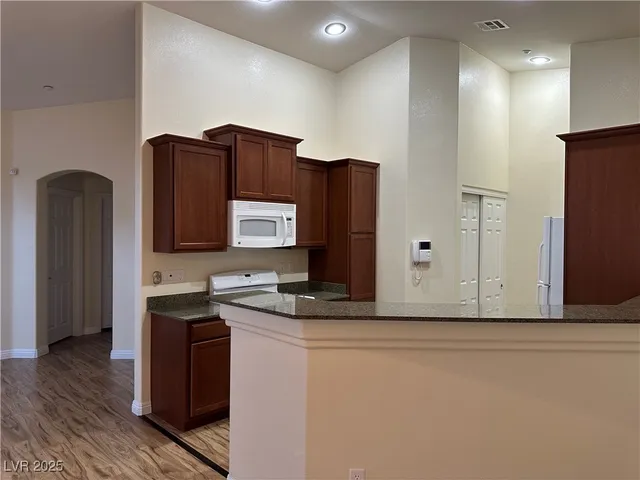 $1,550 | 6434 Burns Allen Avenue, Unit 101, Las Vegas, NV 89122