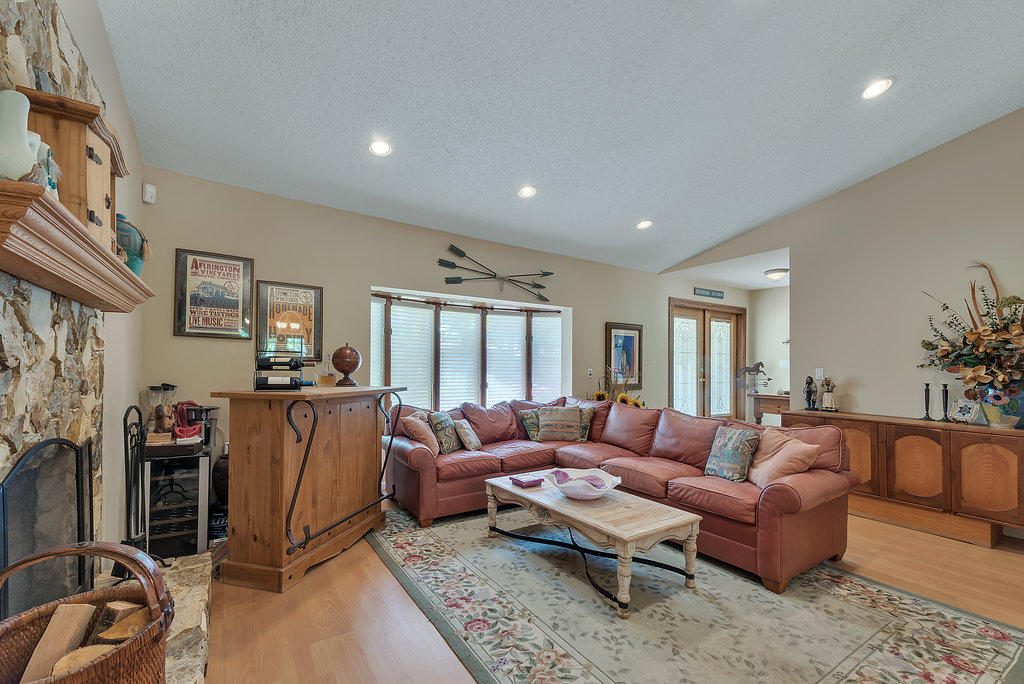 6901 North Grande Drive Boca Raton, FL 33433 - Photo 8 of 38 living room